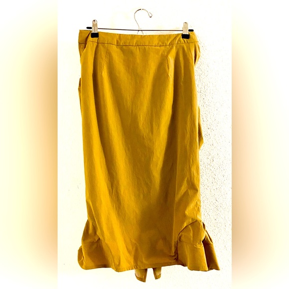 Ruched Frill Hem Booty Enhancing Midi Skirt - Picture 7 of 9